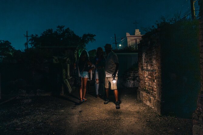 After-Dark Historical Night Tour of St. Louis Cemetery No. 1 - Why St. Louis Cemetery No. 1 After Dark Works So Well