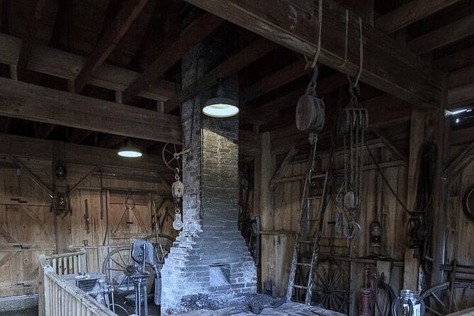 Destrehan Plantation Haunted Night Tour - Why Destrehan Plantation feels different at night