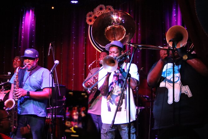 Frenchmen Street VIP Live Music Pub Crawl in New Orleans - How the Group Moves: Pacing, Waiting, and What to Expect