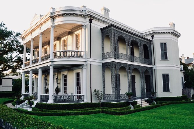 Garden District and Gates of Lafayette Cemetery Walking Tour - What the Best Guides Do Here: Stories, Clear Explanations, and Room for Questions