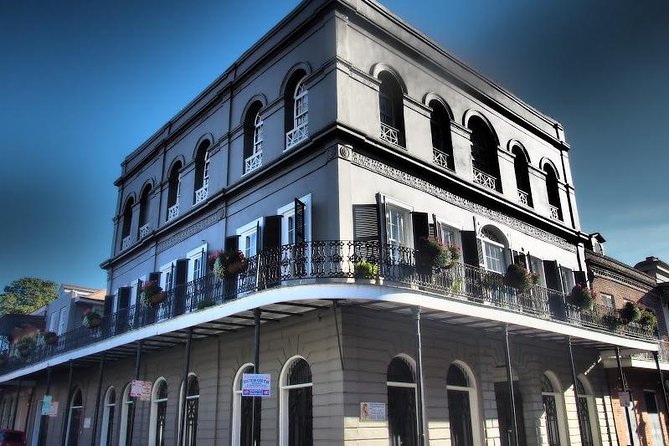 Ghost and Vampire Walking Tour Of The French Quarter - Why this tour’s format works in the French Quarter