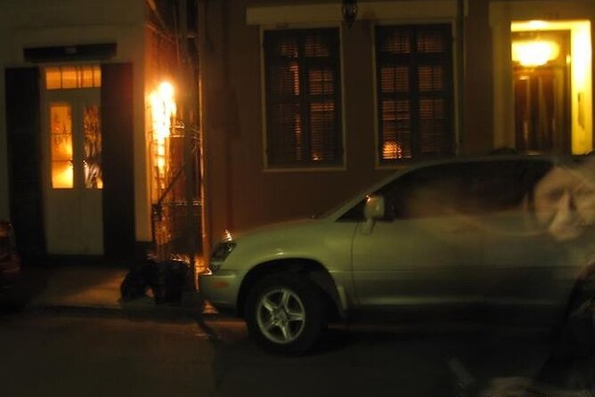 Ghost and Vampire Walking Tour Of The French Quarter - Stop 2: Quick check-in and Phantoms storytelling beats
