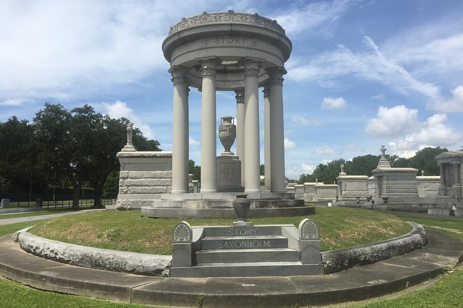 Historic Metairie Cemetery Walking Tour by Save Our Cemeteries - Famous graves and funerary art: what to look for on your walk
