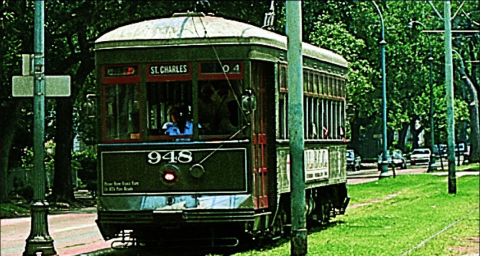 New Orleans: 2-Hour 15-Minute City and Cemetery Tour by Bus - The aboveground cemetery stop: what you’re there to learn