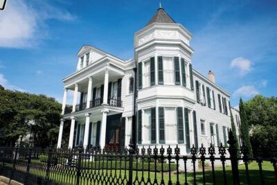 New Orleans: 2-Hour Homes of the Rich & Famous Walking Tour - Getting started at Prytania and Washington: the 2-hour, rain-or-shine plan