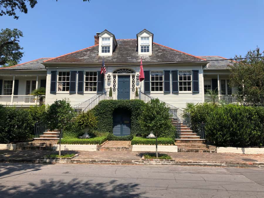 New Orleans: 2-Hour Homes of the Rich & Famous Walking Tour - Hollywood on the sidewalk: spotting American Horror Story, CSI, and more