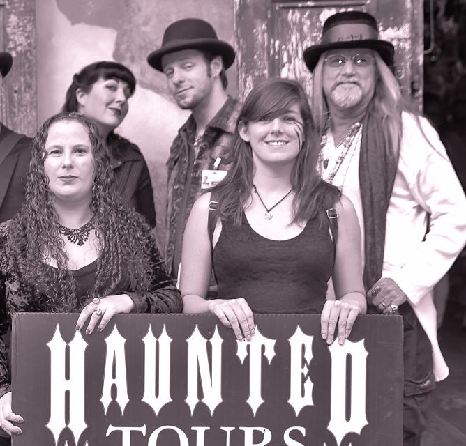 New Orleans: 5 in 1 Ghost & Mystery Evening Tour - Practical Comfort: Standing, Weather, and Keeping Your Energy
