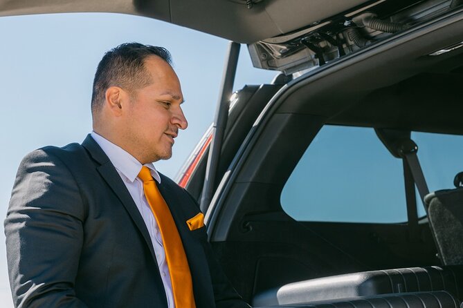 New Orleans Arrival Chauffeur Driven Transport - The Pickup Plan: Curbside Airport, Clear Meeting, Real Vehicle Details