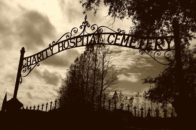 New Orleans Cemetery and Paranormal Investigation Bus Tour - Night Bus Ride: What the $30 “Cemetery and Paranormal” Format Delivers