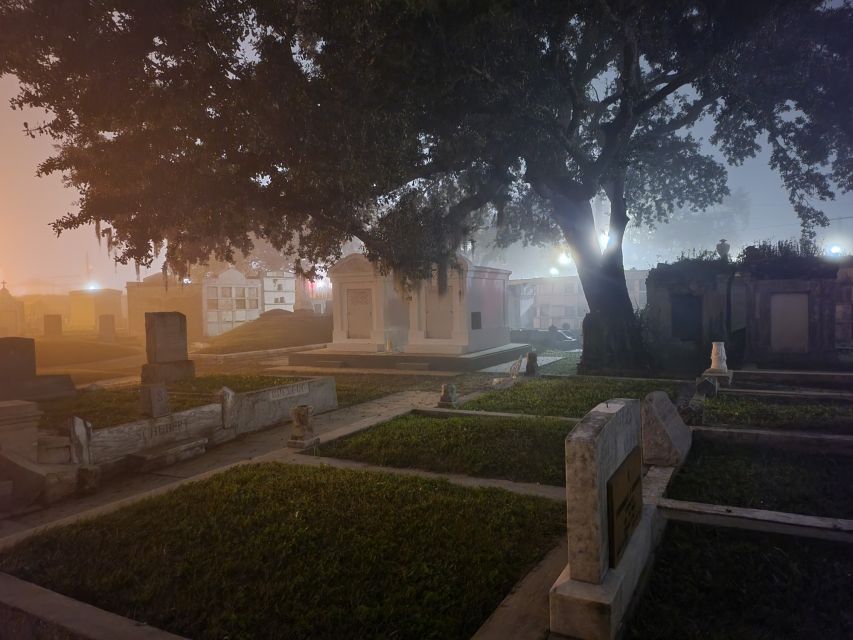 New Orleans: Cemetery Bus Tour At Dark with Exclusive Access - How the Night Bus Tour Works in New Orleans