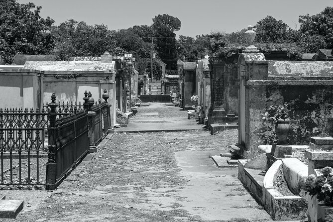 New Orleans Cemetery Bus Tour with Exclusive Cemetery Access - Odd Fellows Rest: the exclusive stop that anchors the whole tour