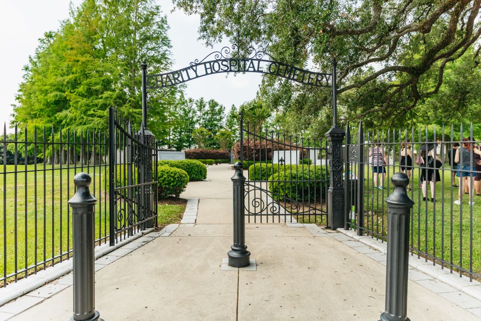 New Orleans: Cemetery Tour - Why New Orleans Above-Ground Tombs Matter