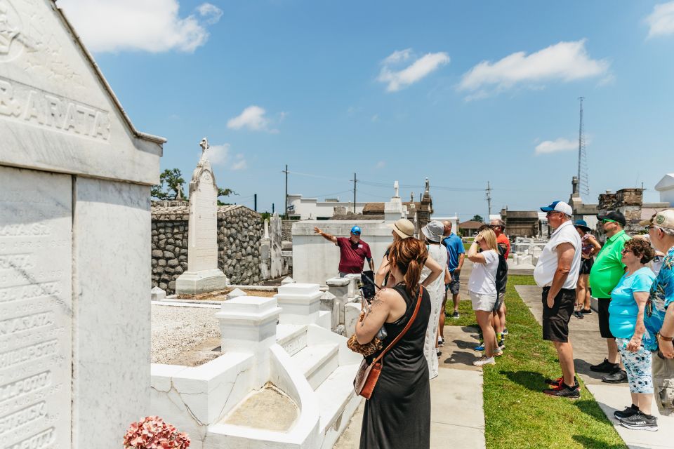 New Orleans: Cemetery Tour - Pacing, Weather, and what to bring on a rain-or-shine walk