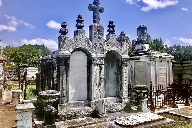 New Orleans Cemetery Walking Tour - Pace and Comfort: 2 Hours of Real Walking, With Sensible Guidance