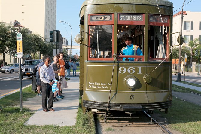 New Orleans City Sightseeing Hop-On Hop-Off Bus Tour - Getting started: where you can board and how the first departures work