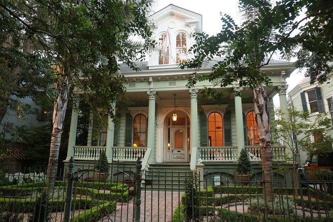 New Orleans City Sightseeing Hop-On Hop-Off Bus Tour - The guide factor: why narration changes the whole ride