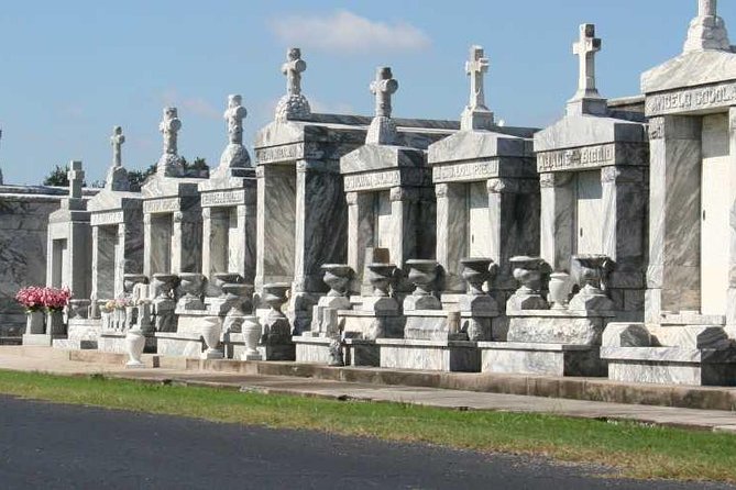 New Orleans City Tour: French Quarter, Garden District & Cemetery - Price and Value: Why $40 Can Make Sense for a First Visit