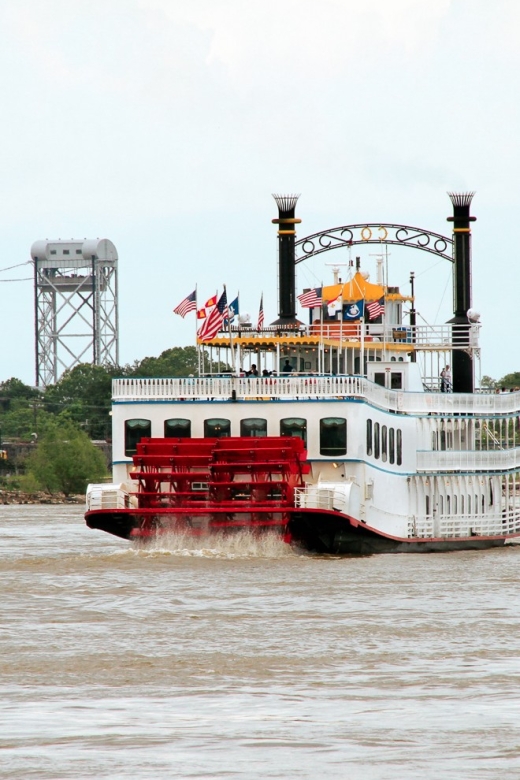 New Orleans: Creole Queen History Cruise with Optional Lunch - Comfort tips: dress for the river, not for the street