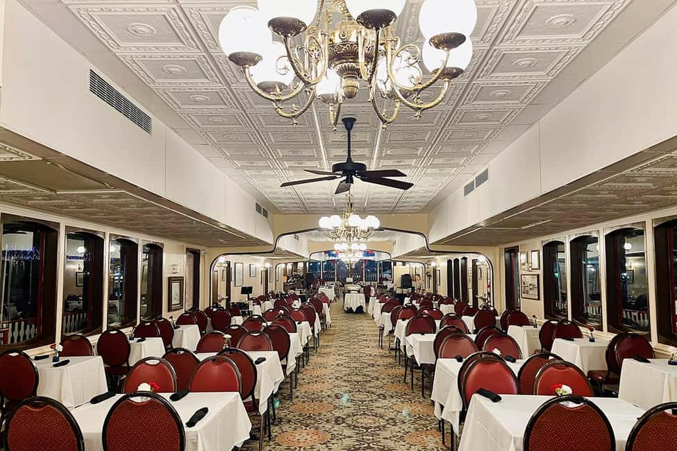 New Orleans: Evening Jazz Cruise on the Steamboat Natchez - Dinner on the River: buffet choices and the two dinner seatings