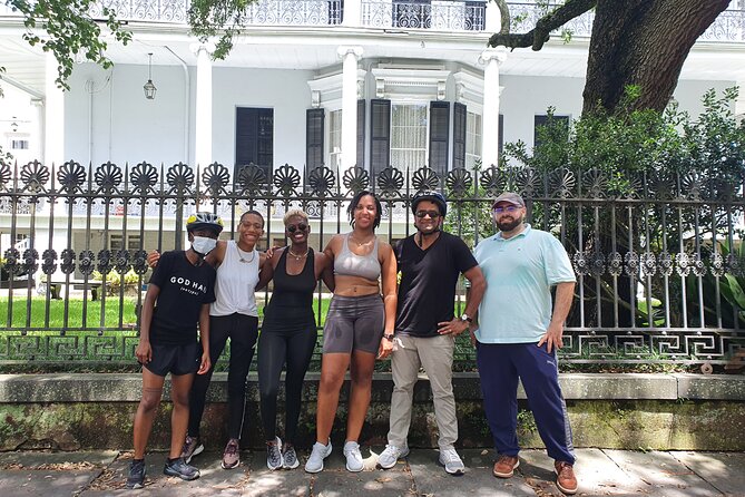 New Orleans Garden District and Cemetery Bike Tour - Stop 3: Irish Channel in half an hour—churches and housing styles