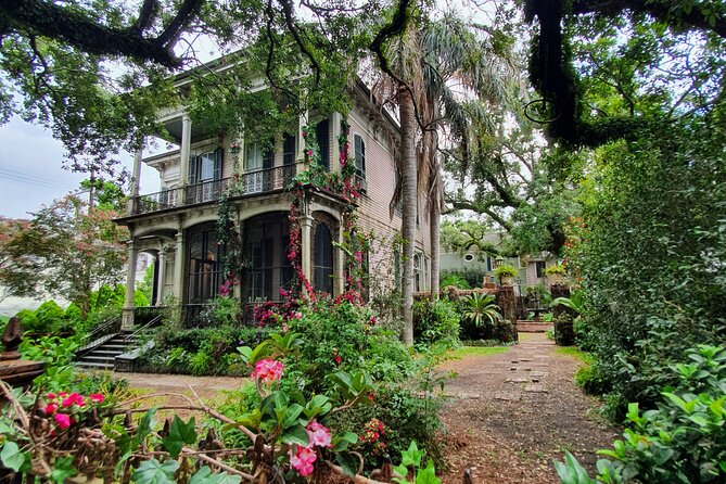 New Orleans Garden District and Cemetery Bike Tour - Where you start at 1735 Washington Ave (and how to show up ready)