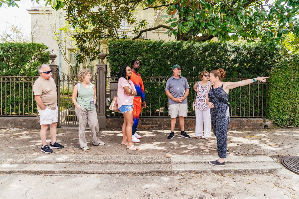 New Orleans: Garden District Food, Drinks & History Tour - Stop 3: Beignets and Café au Lait or Tea