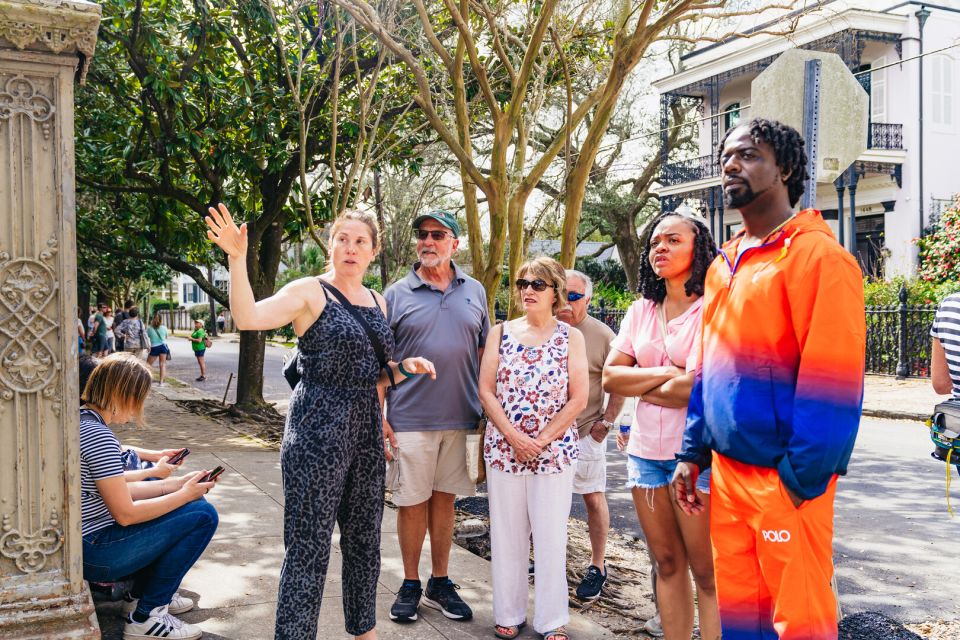 New Orleans: Garden District Food, Drinks & History Tour - Magazine Street Time: Shops, Vintage, and an Artist Co-op