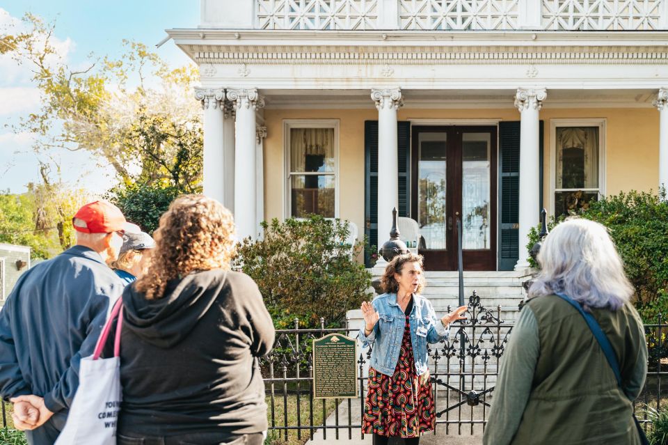 New Orleans: Garden District Guided Walking Tour - How the guides make the tour feel human (not a lecture)