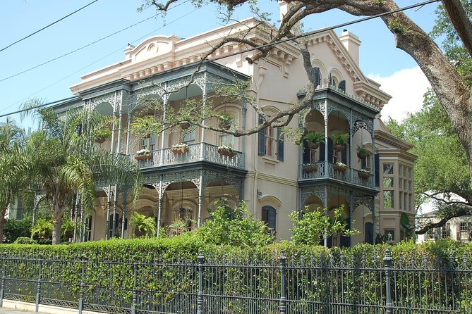 New Orleans Garden District Tour - Commander Palace area: a taste of today’s New Orleans culture