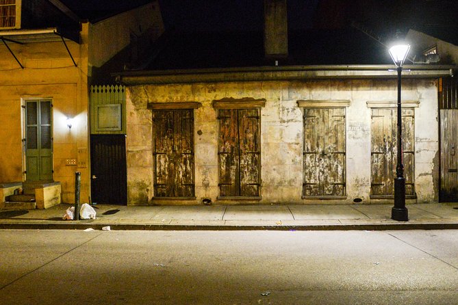 New Orleans Ghost Tour: Go Inside a Haunted Location - A haunted house visit in the middle of the French Quarter