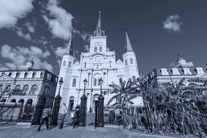 New Orleans Ghost Tour: Go Inside a Haunted Location - Meeting at Bon’s and walking the “2 hours-ish” circuit