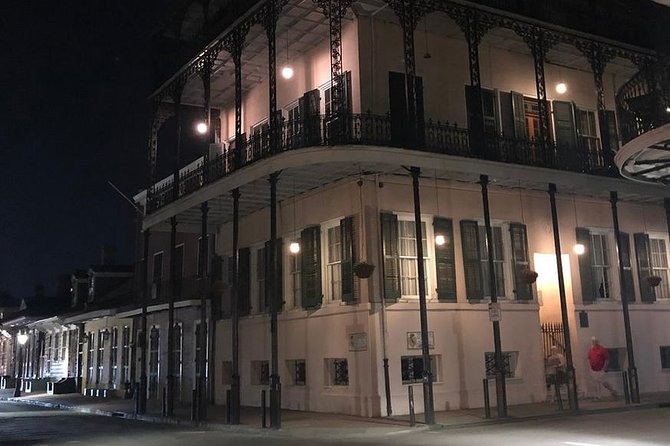 New Orleans Ghost, Vampire, Witch, Voodoo, and Mystery Tour - Pace, group size, and what to wear for a 2-hour stroll