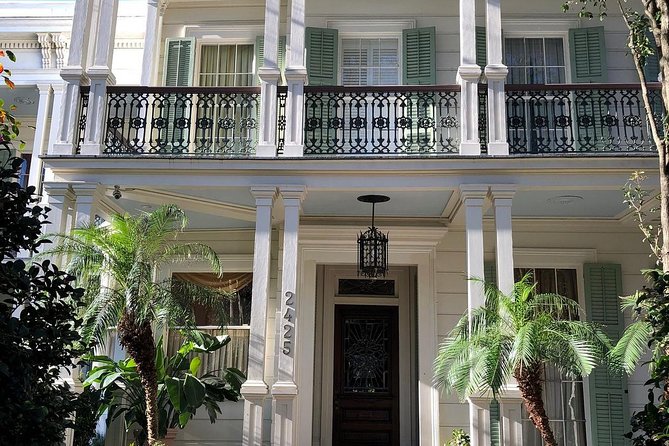 New Orleans Homes of the Rich and Famous Tour of the Garden District - Prytania Street: a focused 15 minutes of Antebellum-era atmosphere