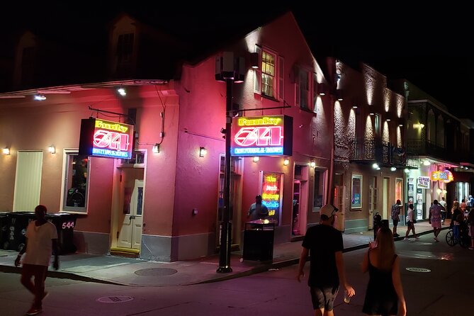 New Orleans Lewd Spirits Haunted Tour with Bar Stops - Guides Can Make or Break the Night: What to Look For