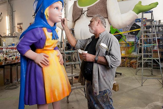 New Orleans Mardi Gras World Behind-the-Scenes Tour - What You Do Once You’re There: Photos, Costumes, and King Cake