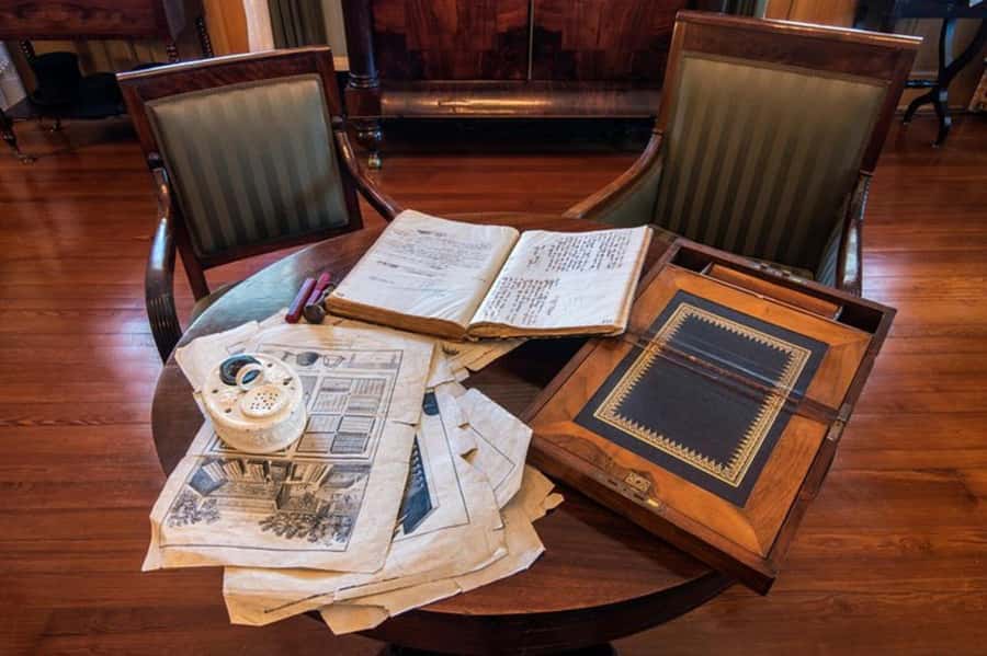 New Orleans: Oak Alley Plantation Tour with Hotel Transfers - Mint Julep Under the Oaks and Shopping for Keepsakes