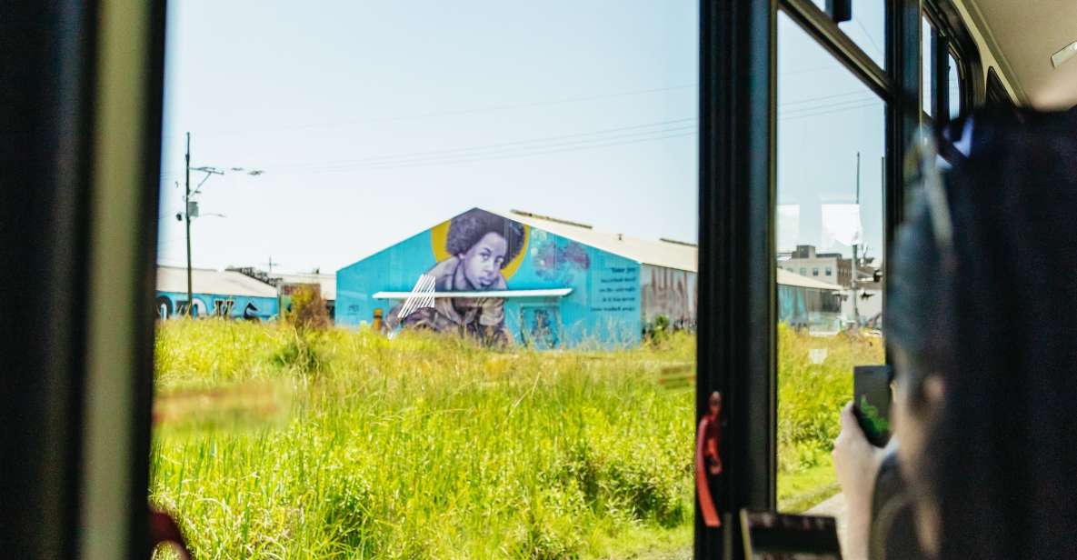 New Orleans: Sightseeing Bus Tour - A 150-minute New Orleans orientation that actually goes places