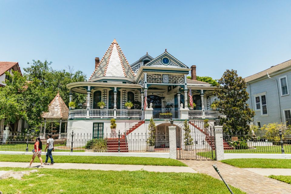New Orleans: Sightseeing Bus Tour - Cemeteries and Creole culture: Saint Roch Cemetery #1 plus St. Louis Cemetery #3