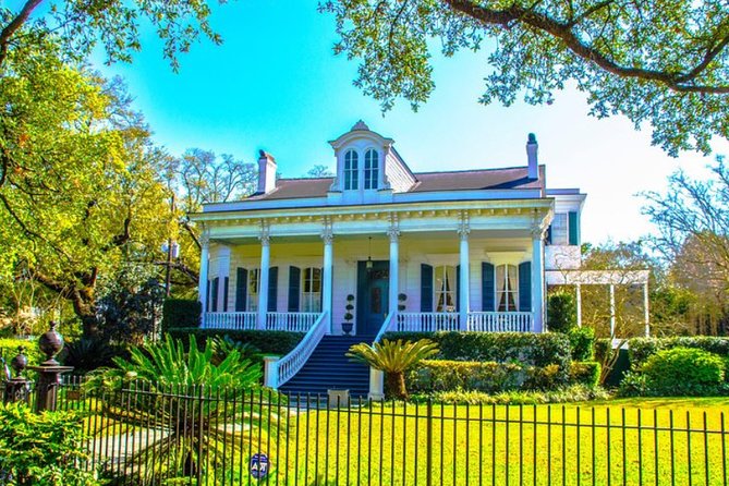 New Orleans Small-Group City Tour by Van - The “other” New Orleans stops: shops, jazz, and Creole streets