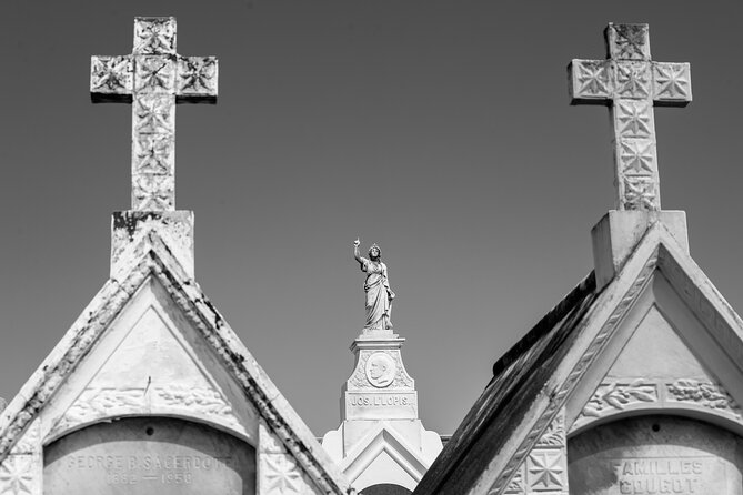 New Orleans St. Louis Cemetery No. 3 Walking Tour - Stop: St. Louis Cemetery No. 3, with historian Sally Asher