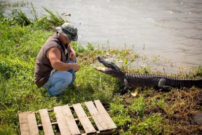 New Orleans: Swamp & Bayou Boat Tour with Transportation - The coach ride across the Mississippi River