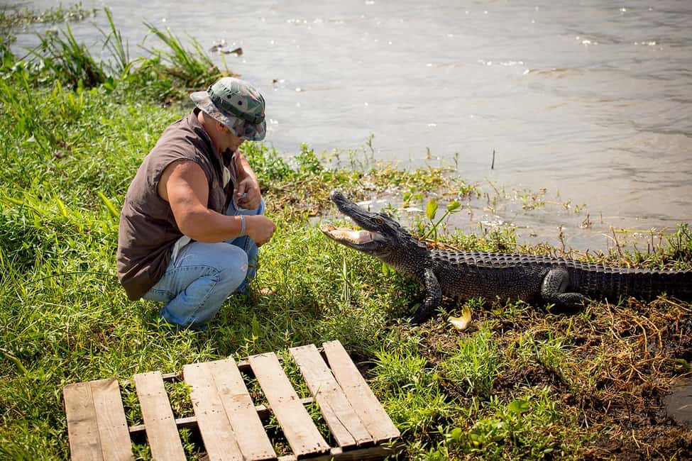 New Orleans: Swamp & Bayou Boat Tour with Transportation - The coach ride across the Mississippi River