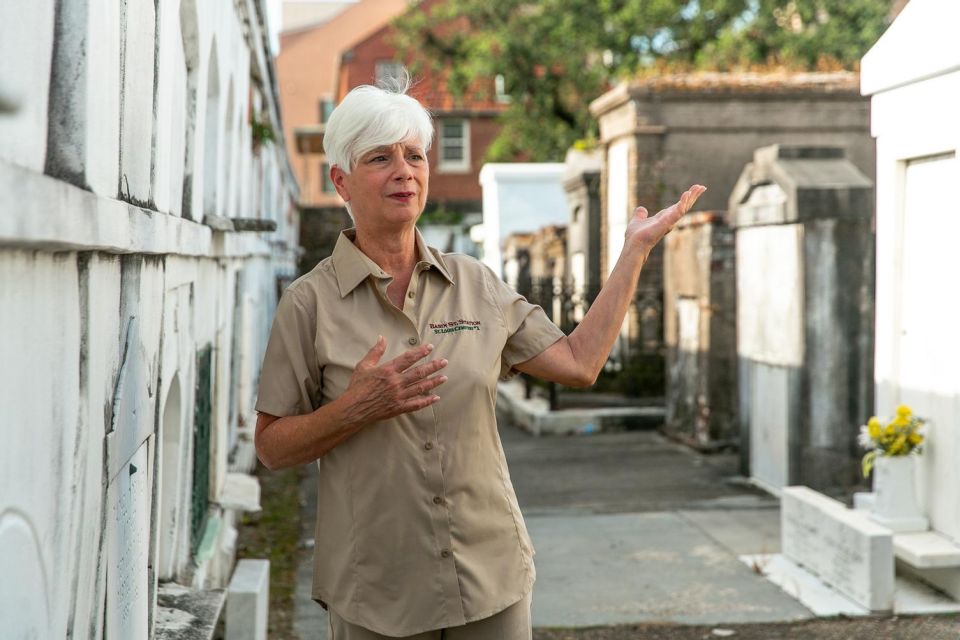 New Orleans: Walking Tour Inside St. Louis Cemetery No. 1 - Heat, Shade, and What to Wear on This Walk
