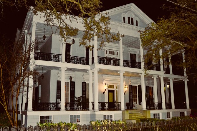 NOLA Garden District and Gates of Lafayette Cemetery Tour - Who should book this tour (and who should think twice)