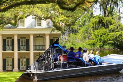 Oak Alley Plantation and Small Airboat Tour from New Orleans - New Orleans pickup: the 30-minute window reality