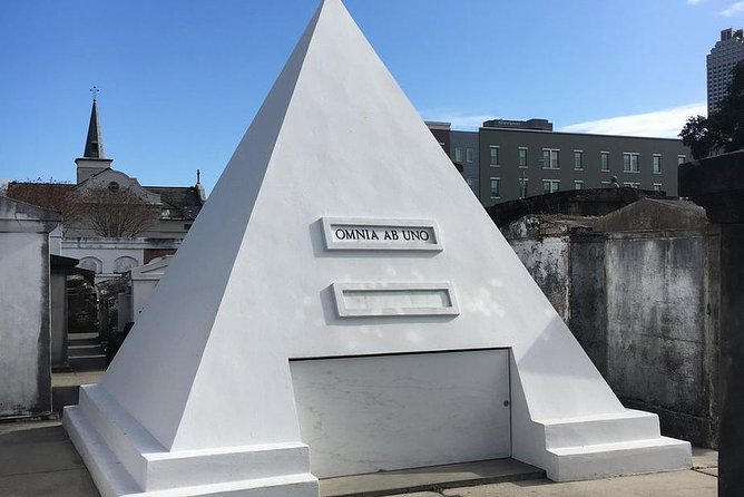 One Hour Saint Louis Cemetery Number One Walking Tour - Outside the gates: how St. Louis Cemetery No. 1 is taught