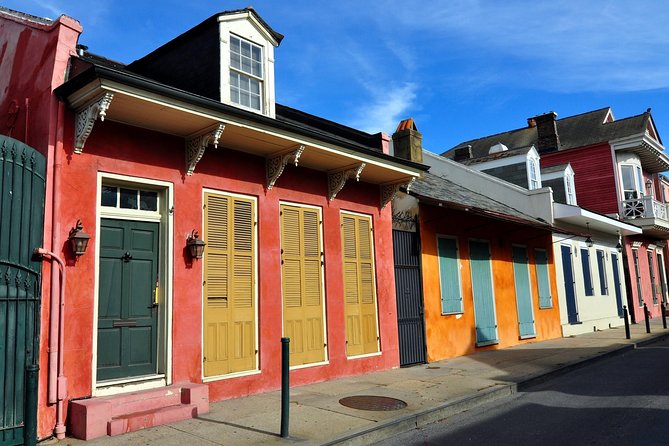 Private French Quarter & Garden District Tour: Walk and Drive Combo - Stop 3: Lafayette Cemetery No. 1 from outside the walls