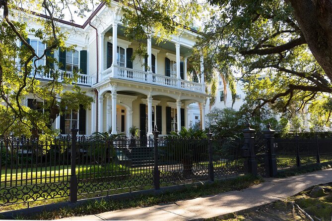 Private New Orleans City Tour with Local Expert Guide - Garden District and St. Charles Ave: architecture plus park-adjacent views