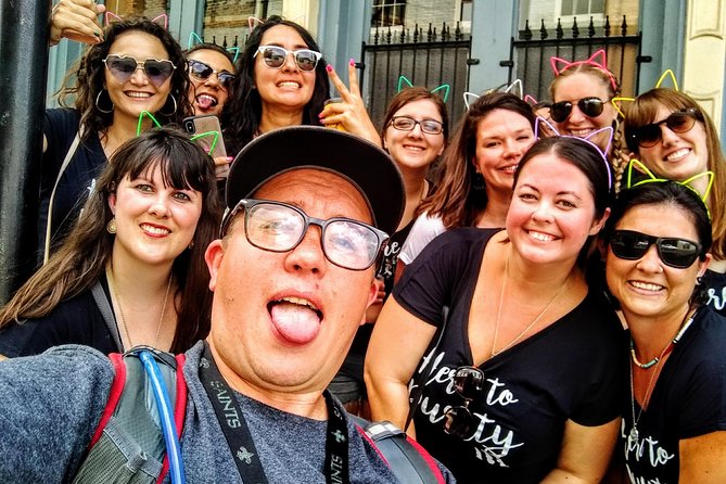 Saints and Sinners Walking Tour in New Orleans - Meeting at The Voodoo Lounge: the Hurricane start