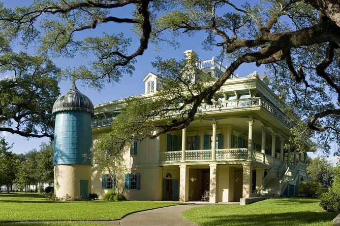 Small-Group Louisiana Plantations Tour with Gourmet Lunch from New Orleans - Houmas House and Gardens: 16 Rooms, Antiques, and That Bette Davis Detail